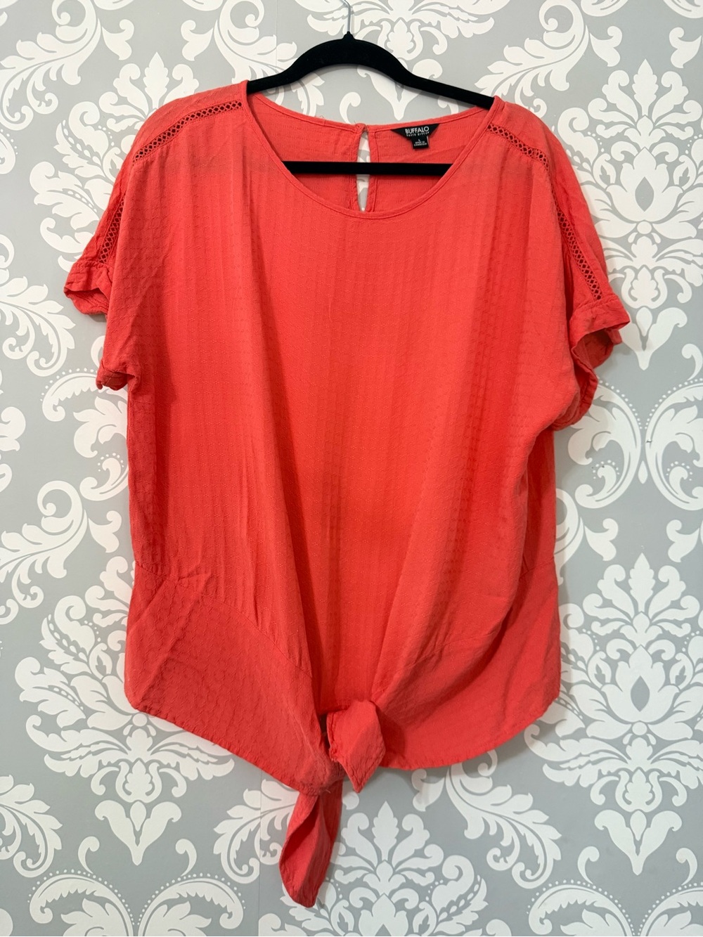 💫4/$25 • Buffalo David Bitton Coral Tie-Front Short Sleeve Blouse